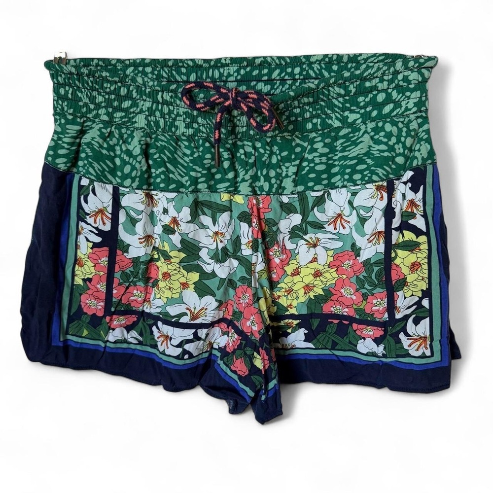 Hei Hei Anthropologie Green floral shorts size small boho summer beach